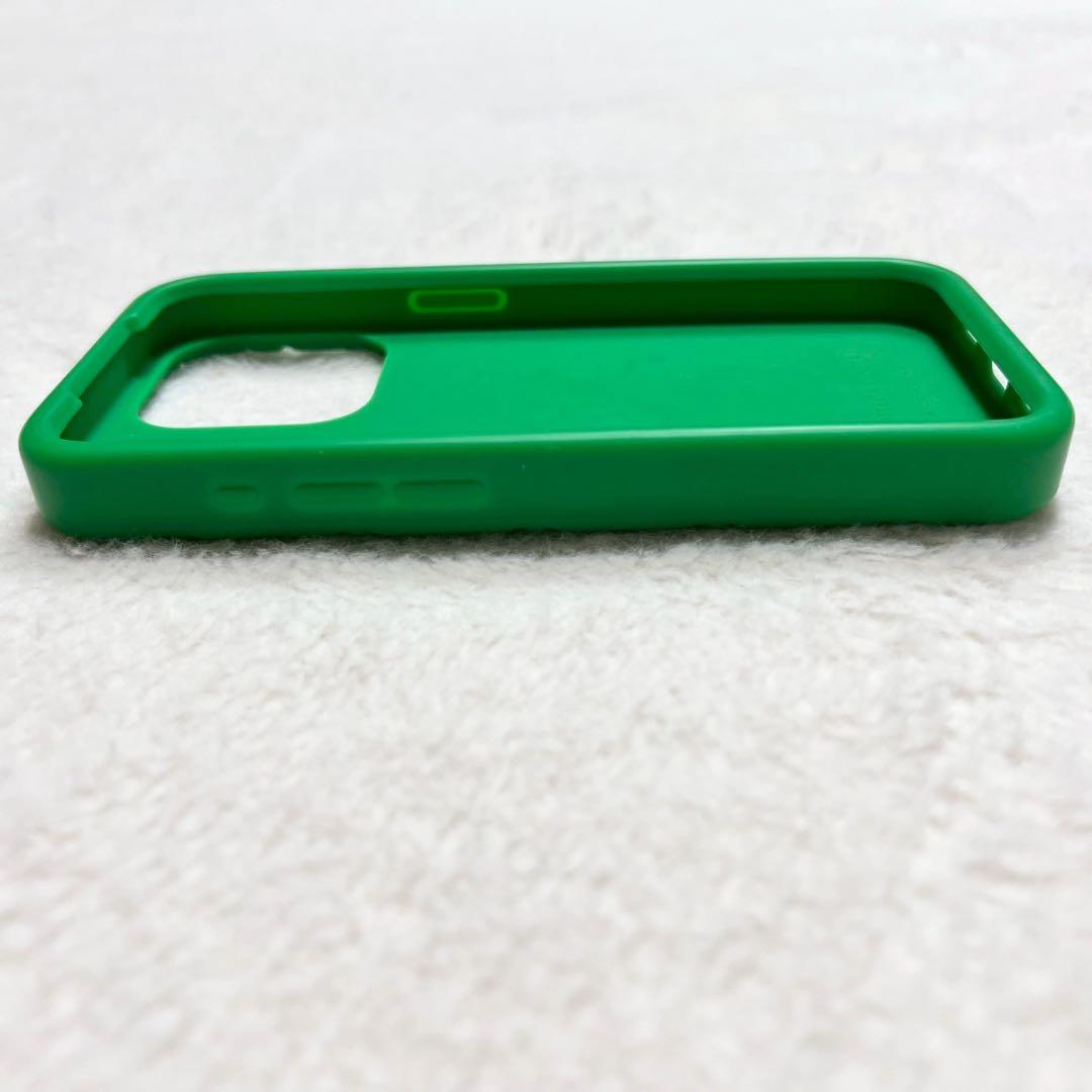 BOTTEGA VENETA iPhone 15 pro ケース シリコン　緑