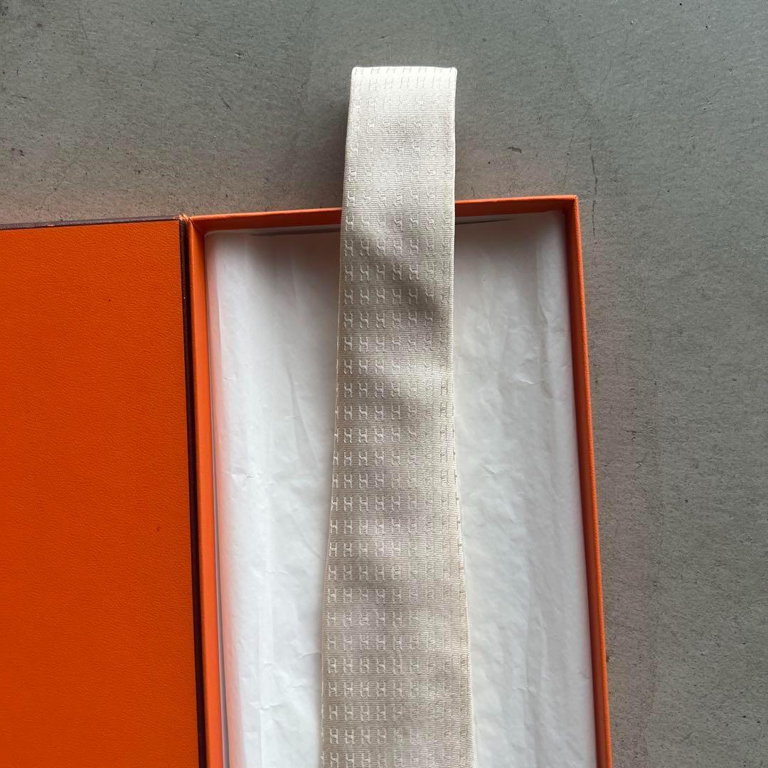 HERMES エルメス ネクタイ H柄 ファソネ 白ホワイト アイボリー