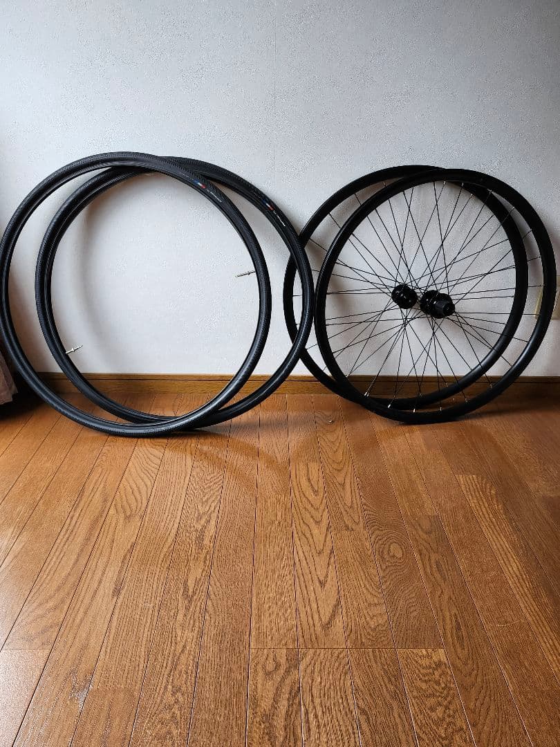 Bontrager アルミホイール AFFINITY TLR、美品タイヤセット