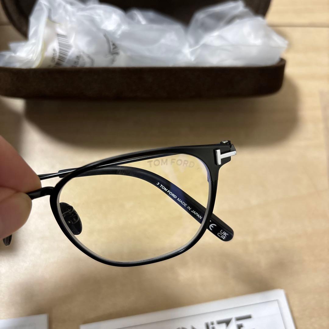 TOM FORD titanium ブラック/シルバー　TF5864DB-005