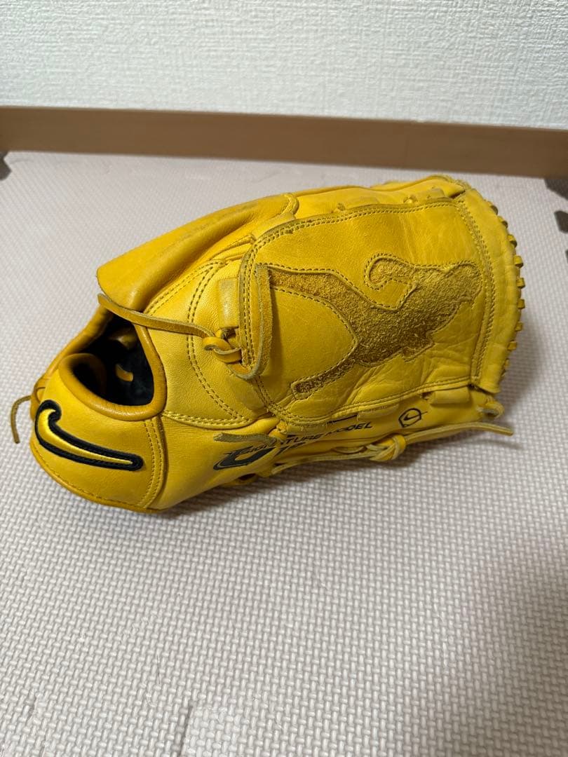 【軟式・右投げ】NIKE 上原浩治モデル 投手用グローブ＆ボール3個セット