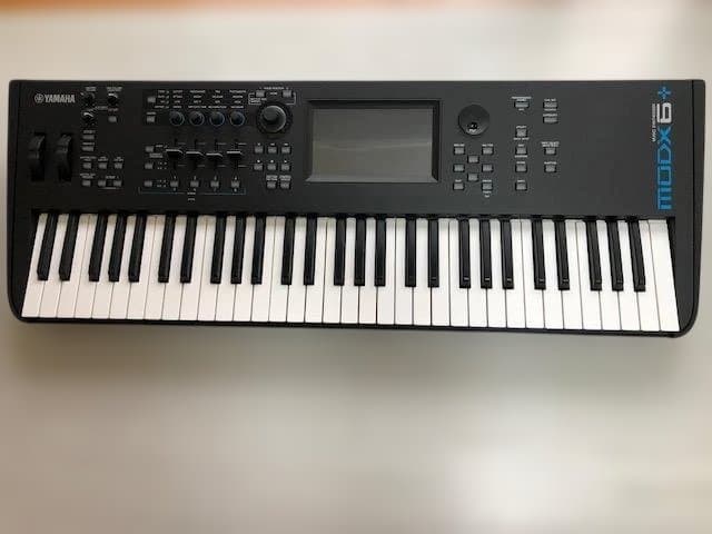 YAMAHA シンセサイザーMODX６＋　６１鍵盤