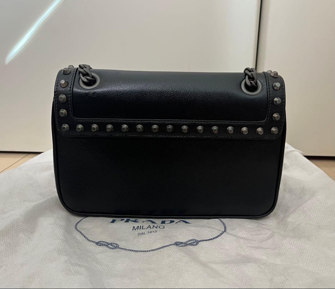 【新品未使用】PRADA スタッズ チェーンショルダーバッグ　ブラック