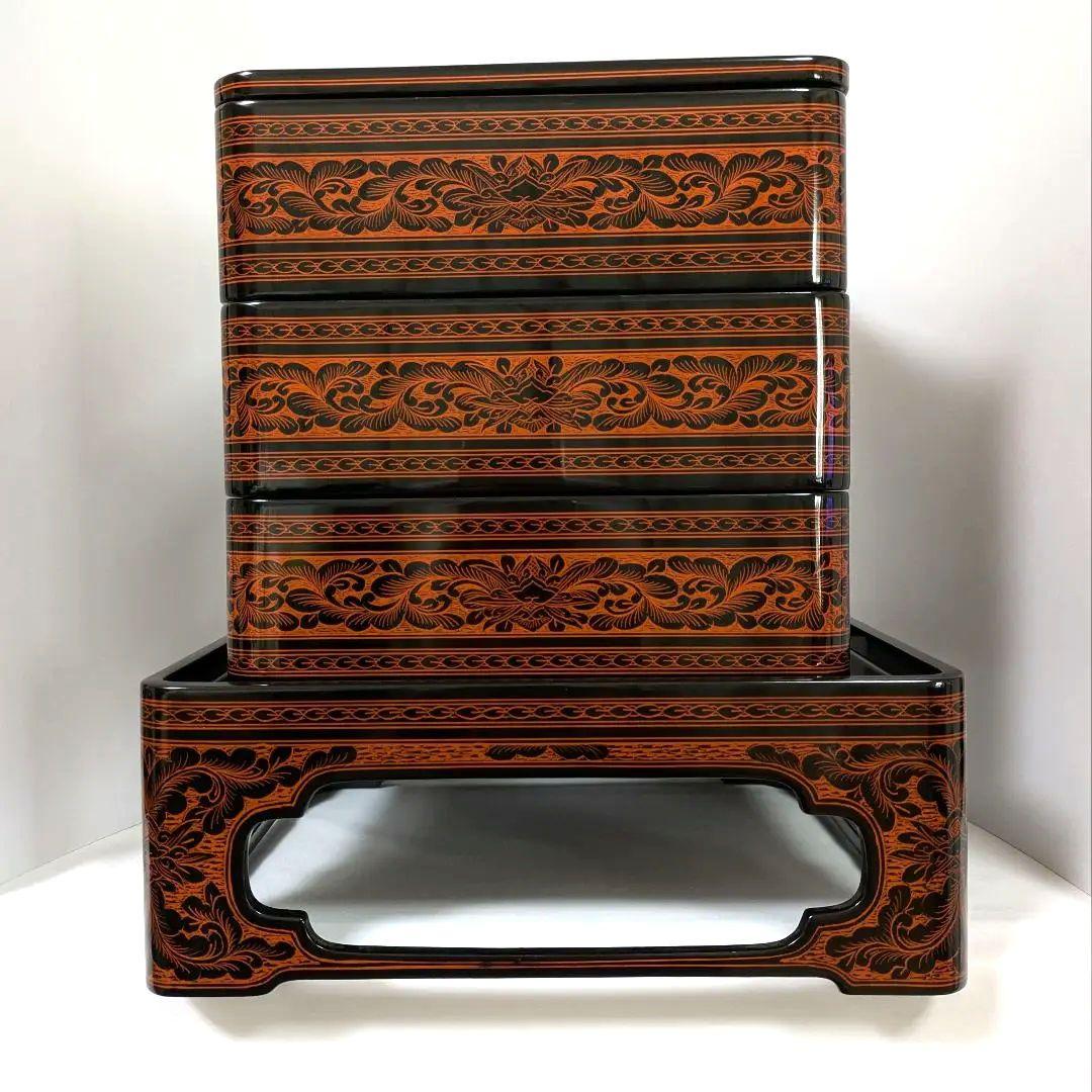 お正月に　お祝いに　きんま漆器 重箱 3段 台付　変わり文様　伝統工芸品サイズ大
