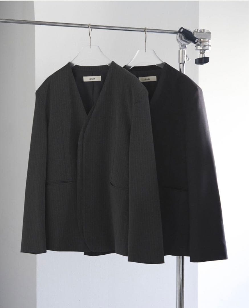 anuke ノーカラーグレージャケット ストライプ