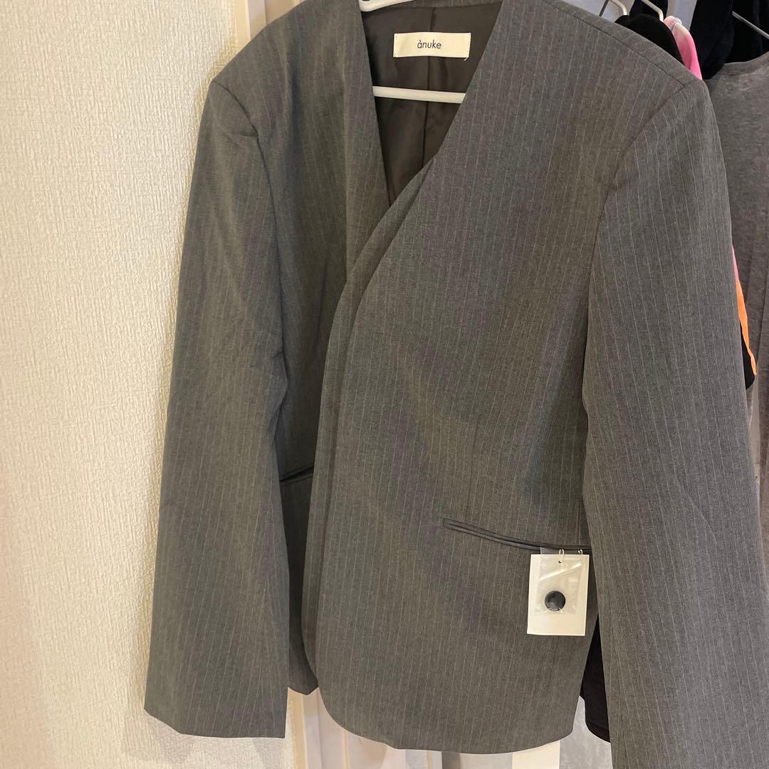 anuke ノーカラーグレージャケット ストライプ