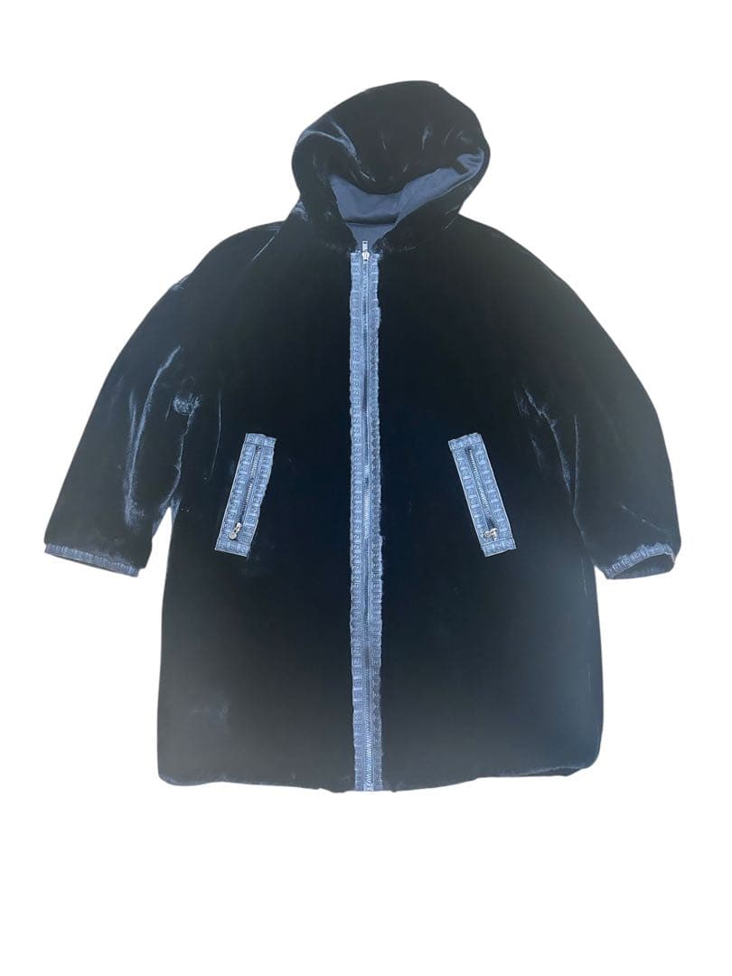 値下げ FENDI ファーリバーシブルコート ブラック 42 値下げしています。