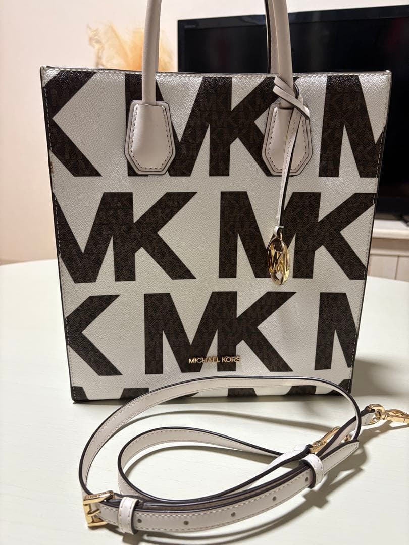 ドン君　　MICHAEL KORS MKロゴショルダーバッグ