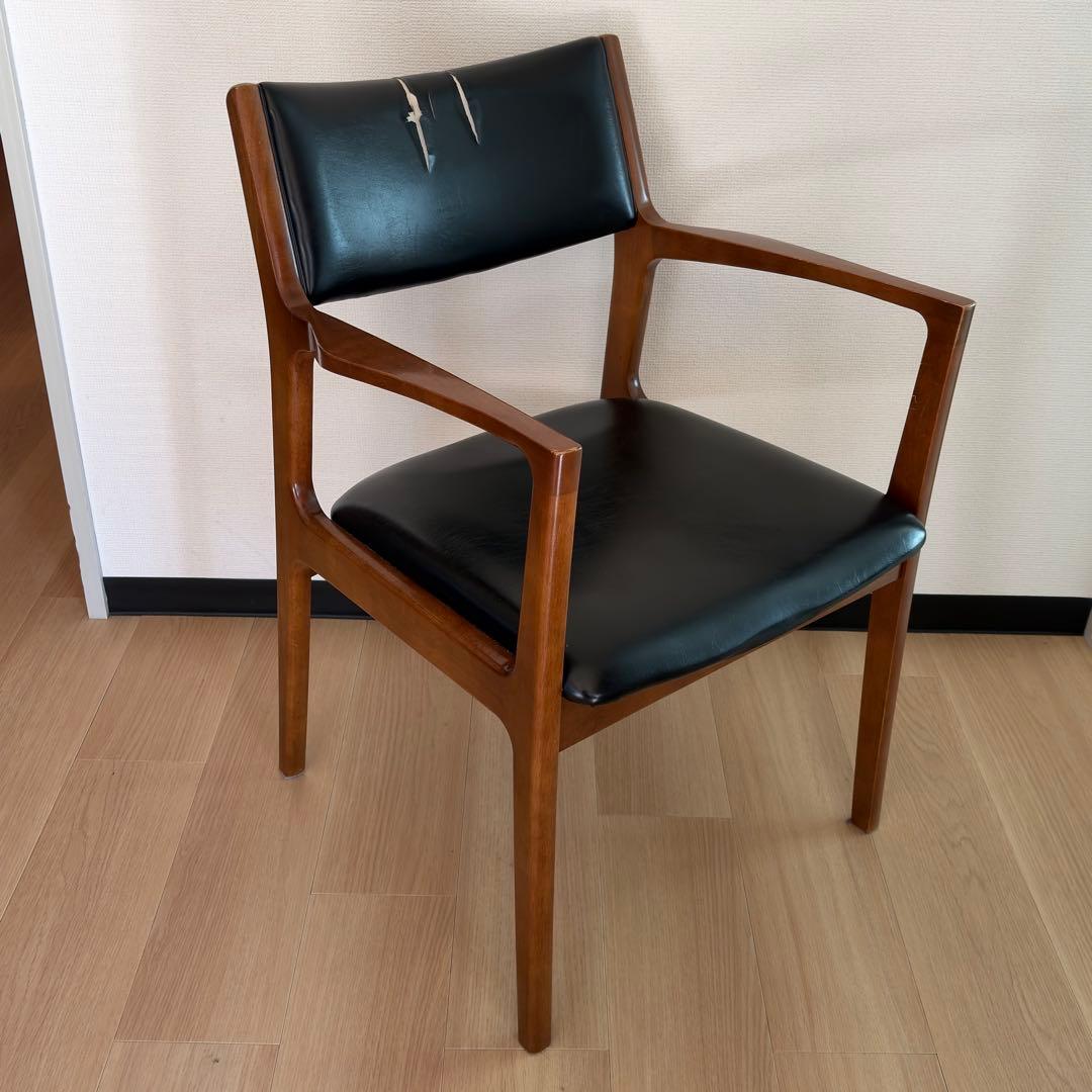 【引取価格】カリモク60+ ダイニングアームチェア スタンダードブラック