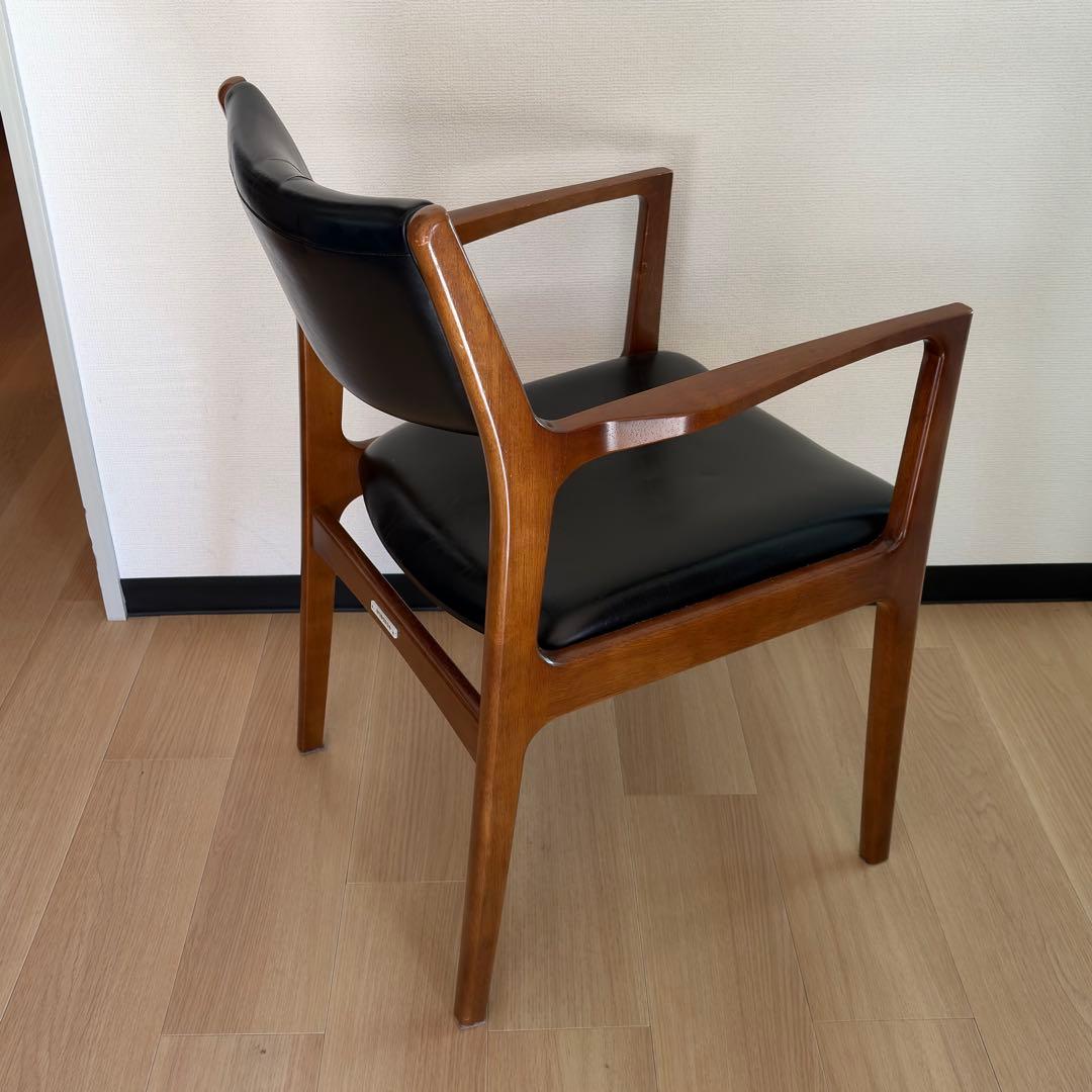 【引取価格】カリモク60+ ダイニングアームチェア スタンダードブラック