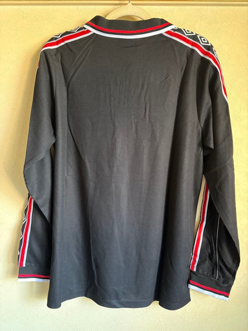 Manchester United Umbro ブラック ジャージ 1999