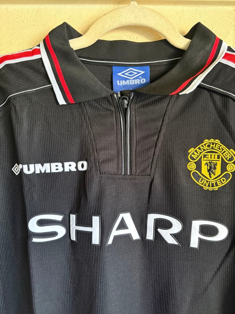 Manchester United Umbro ブラック ジャージ 1999