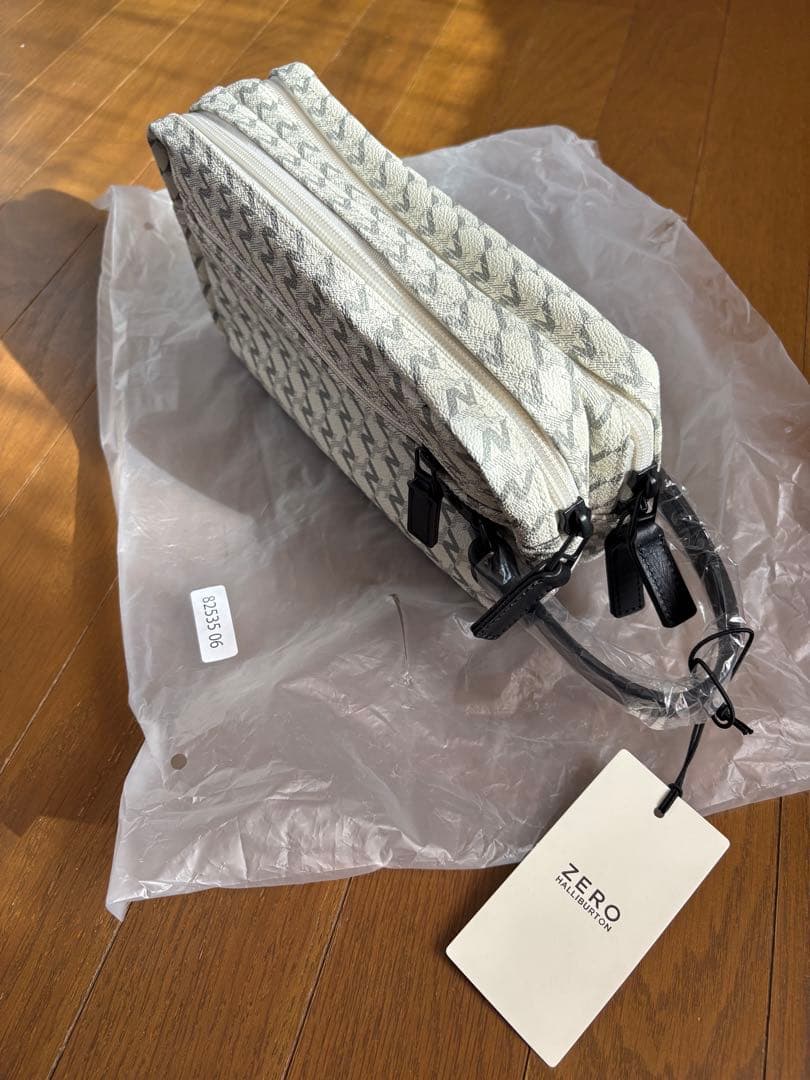 新品未使用ゼロハリバートン　モノグラムカートポーチ