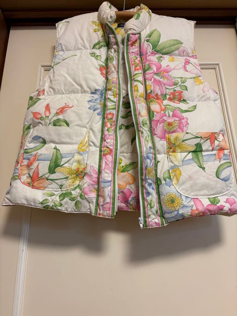 LEONARD 花柄 ダウンベスト