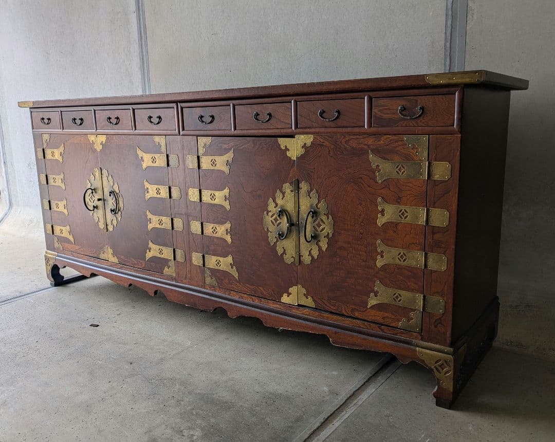 李朝家具の韓国箪笥　アジアン家具　アンティーク