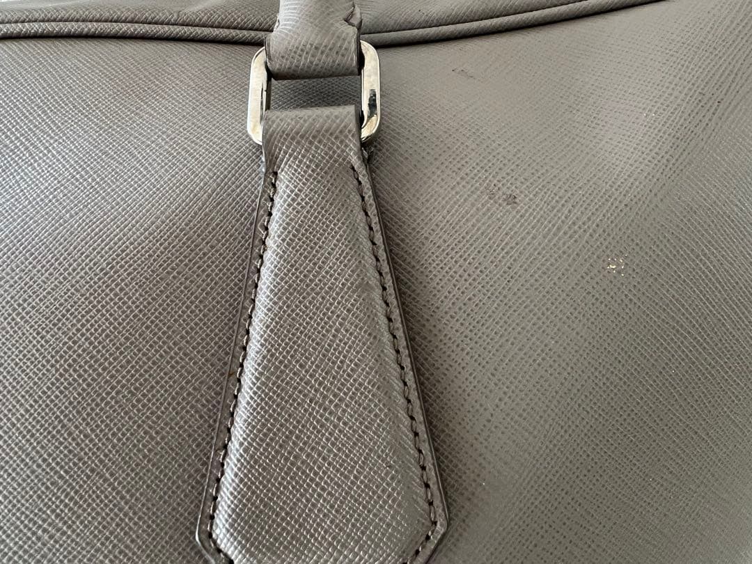 プラダ　ライトグレー　ブリーフケース