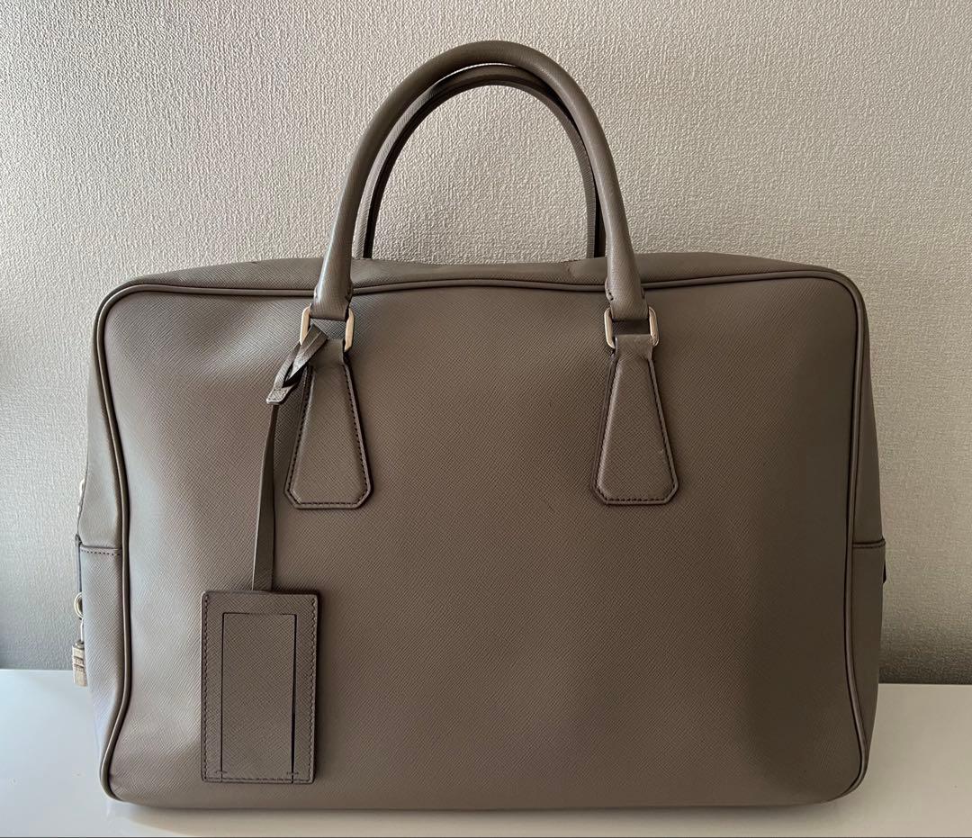 プラダ　ライトグレー　ブリーフケース
