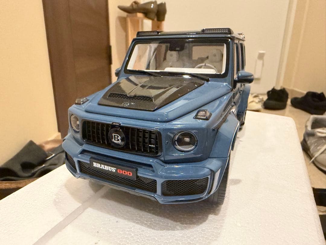 Almost Real BRABUS 800 ミニカー チャイナブルー 1/18