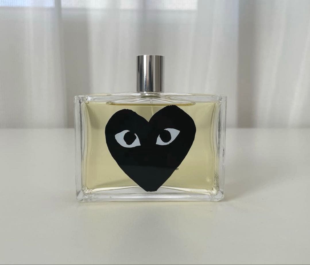 ほぼ未使用　コムデギャルソン オードトワレ　プレイブラック　香水