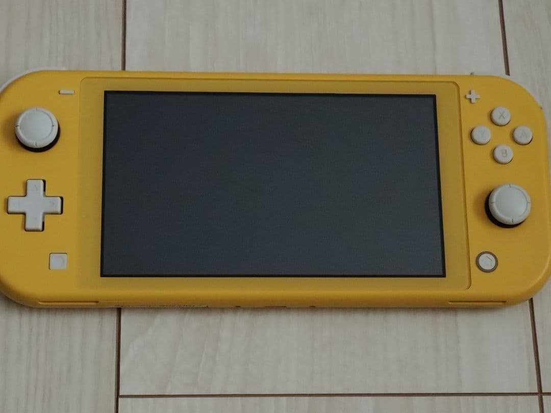 す*し様 Nintendo Switch Lite イエロー 本体 ACアダプタ