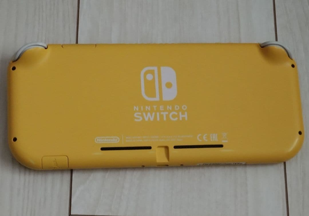 す*し様 Nintendo Switch Lite イエロー 本体 ACアダプタ
