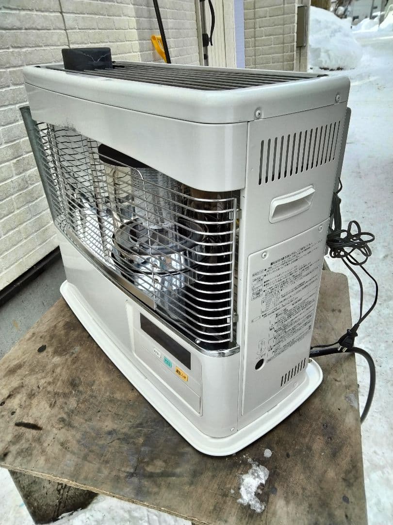 引き取り及び近郊配達限定出品！札幌発コロナ煙突式石油ストーブ2018年式中古品