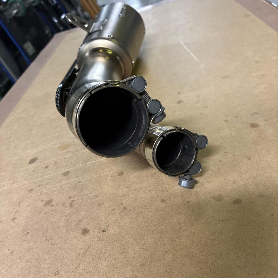  S1000R アクラポヴィッチ　スリップオンマフラー