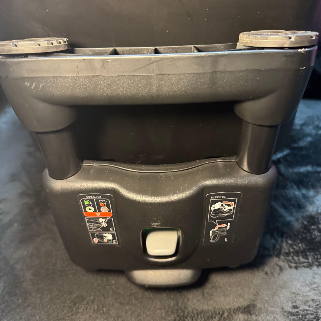 美品 AILEBEBE エールべべ クルットNT2 チャイルドシート 回転式