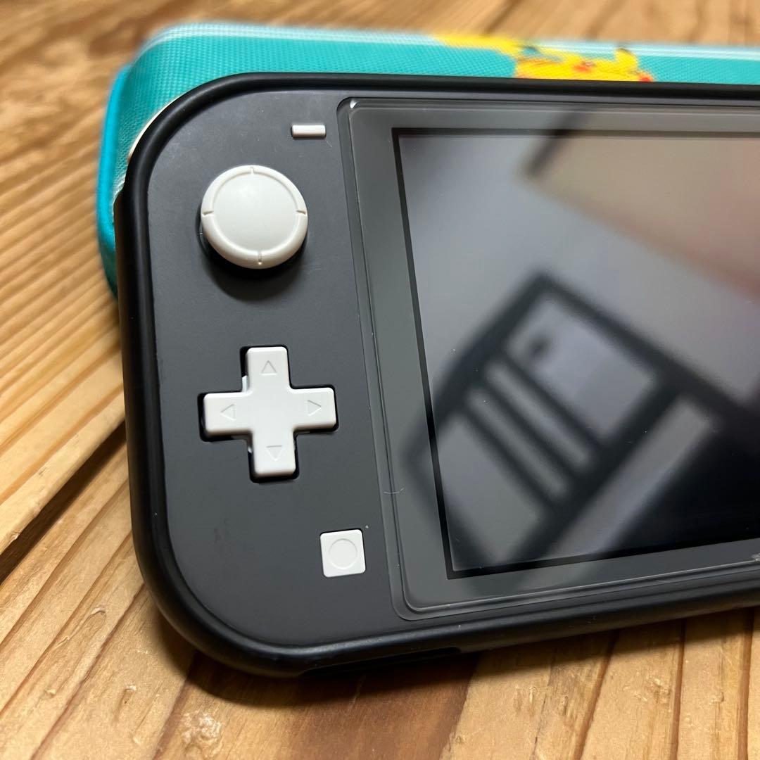 Nintendo Switch Lite ポケモンケース付き