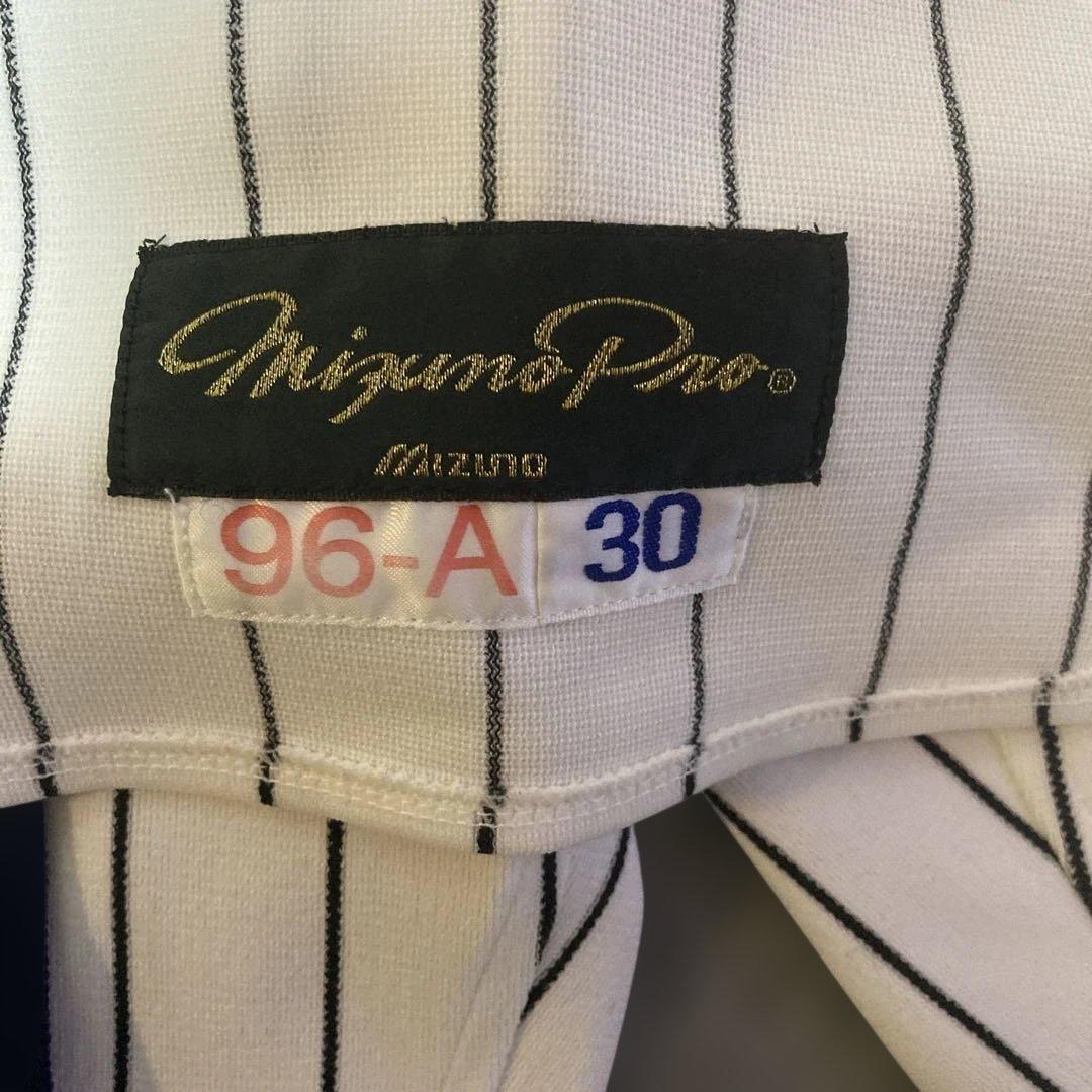 1996年に1年在籍した 高柳出己投手のユニフォーム一式になります。