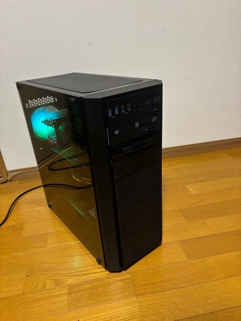 ほんのり光る！自作ゲーミングPC中古！新品SSDでサクサク！