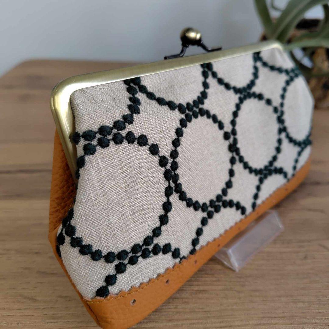 ミナペルホネン/tambourineタンバリンベージュ×GR/がま口長財布革