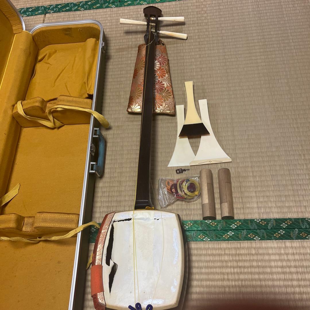 三味線本体 花柄装飾 ケース付き