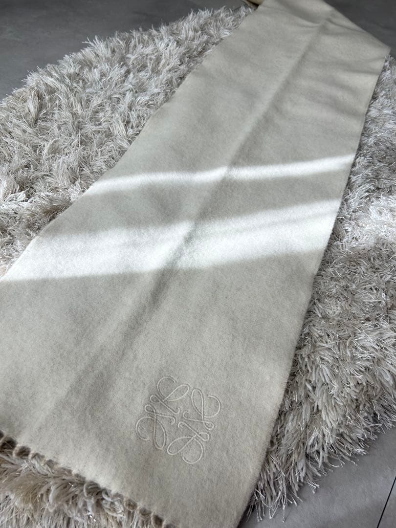 LOEWE ロエベ　リバーシブルマフラー ベージュ ホワイト