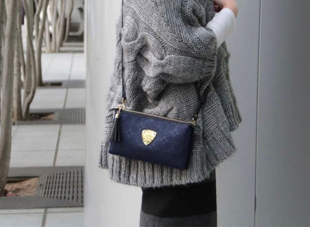 【美品】ATAO　❤️ブーブー・モノグラム❤️　ネイビー　✳️お箱無し