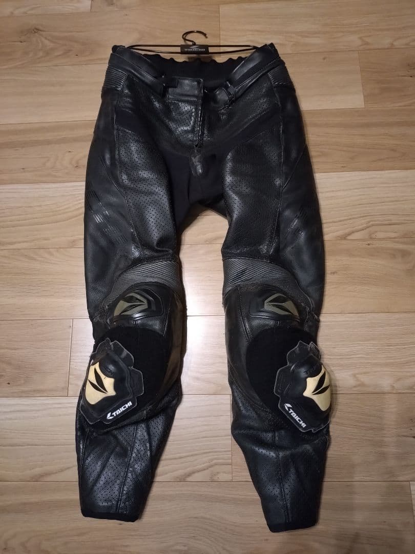 RS TAICHIセパレート革ツナギ・プロテクター付き