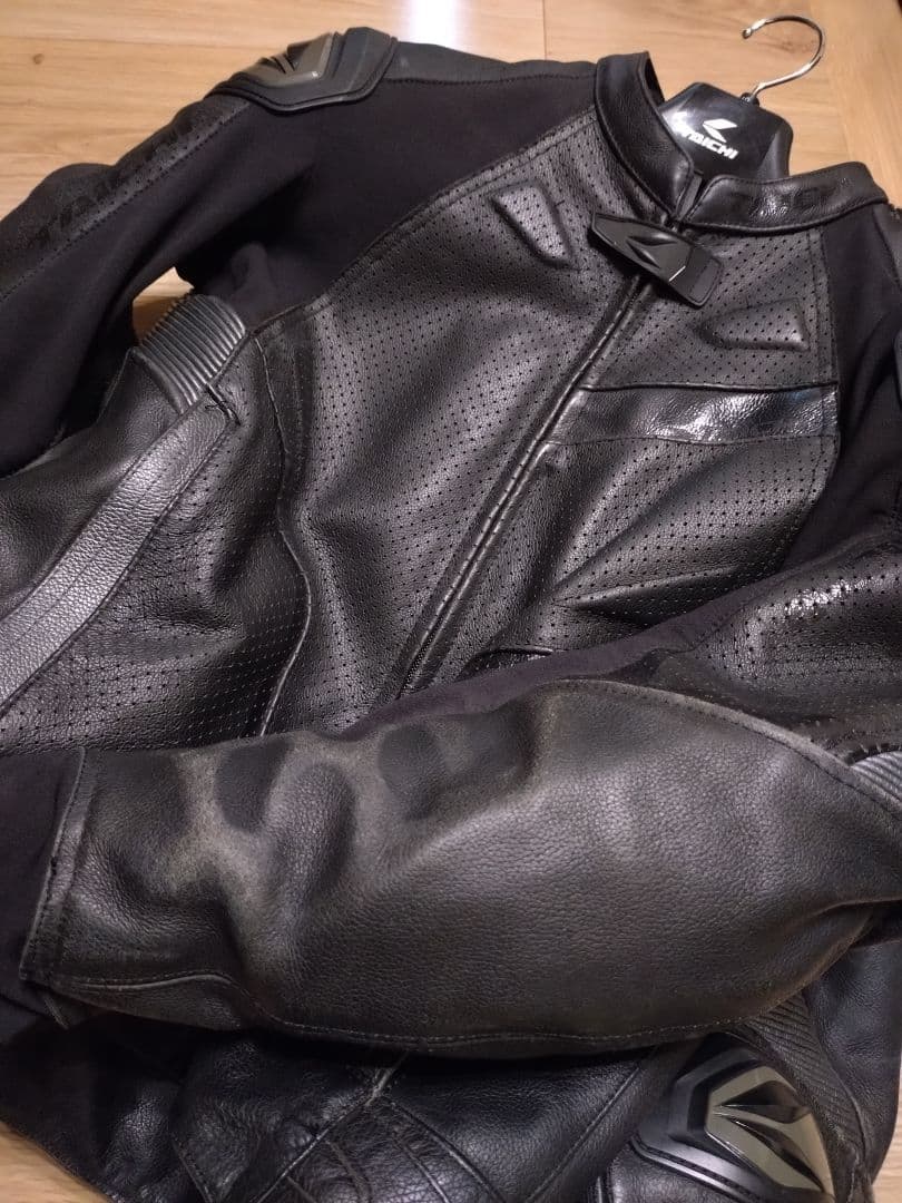 RS TAICHIセパレート革ツナギ・プロテクター付き