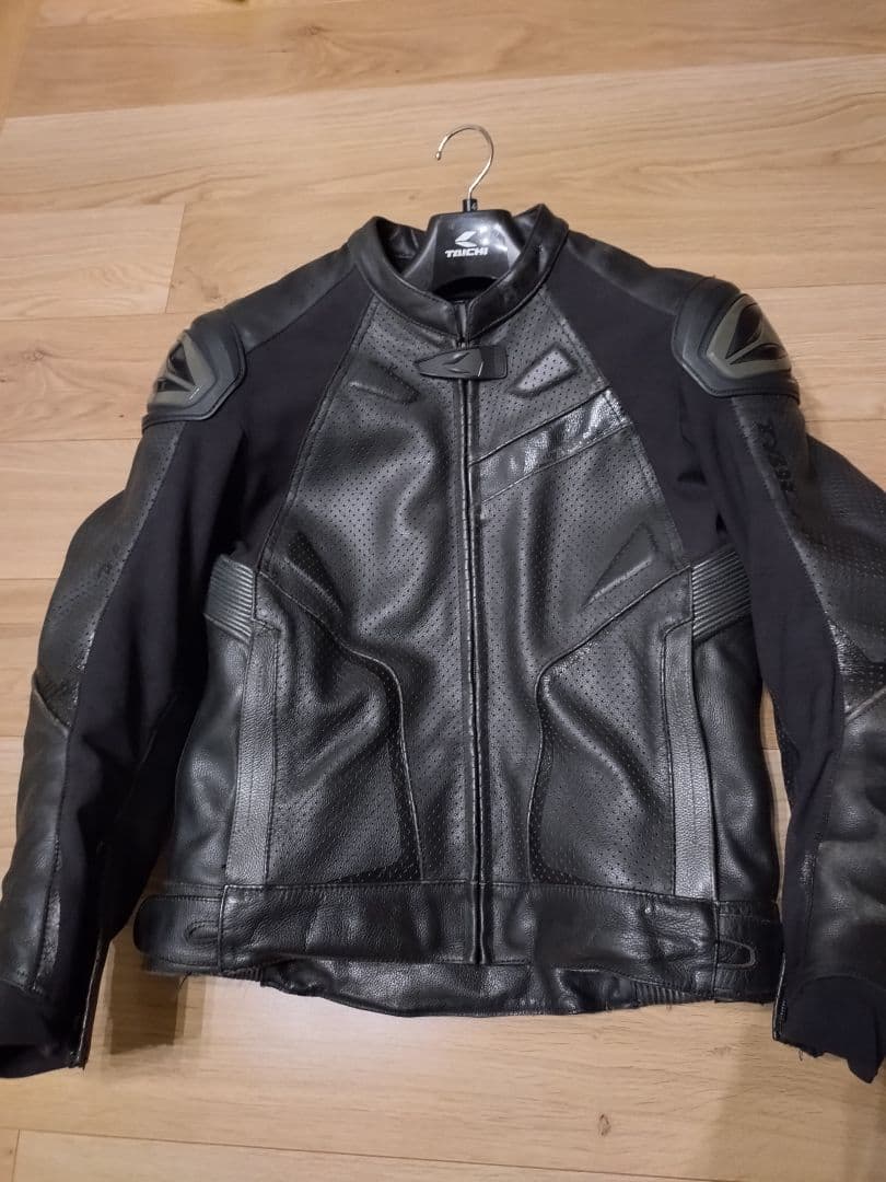 RS TAICHIセパレート革ツナギ・プロテクター付き