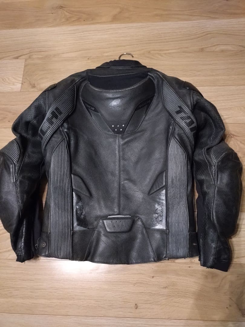 RS TAICHIセパレート革ツナギ・プロテクター付き