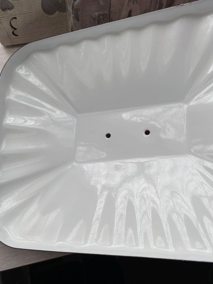 カントリー雑貨　ホーロー缶