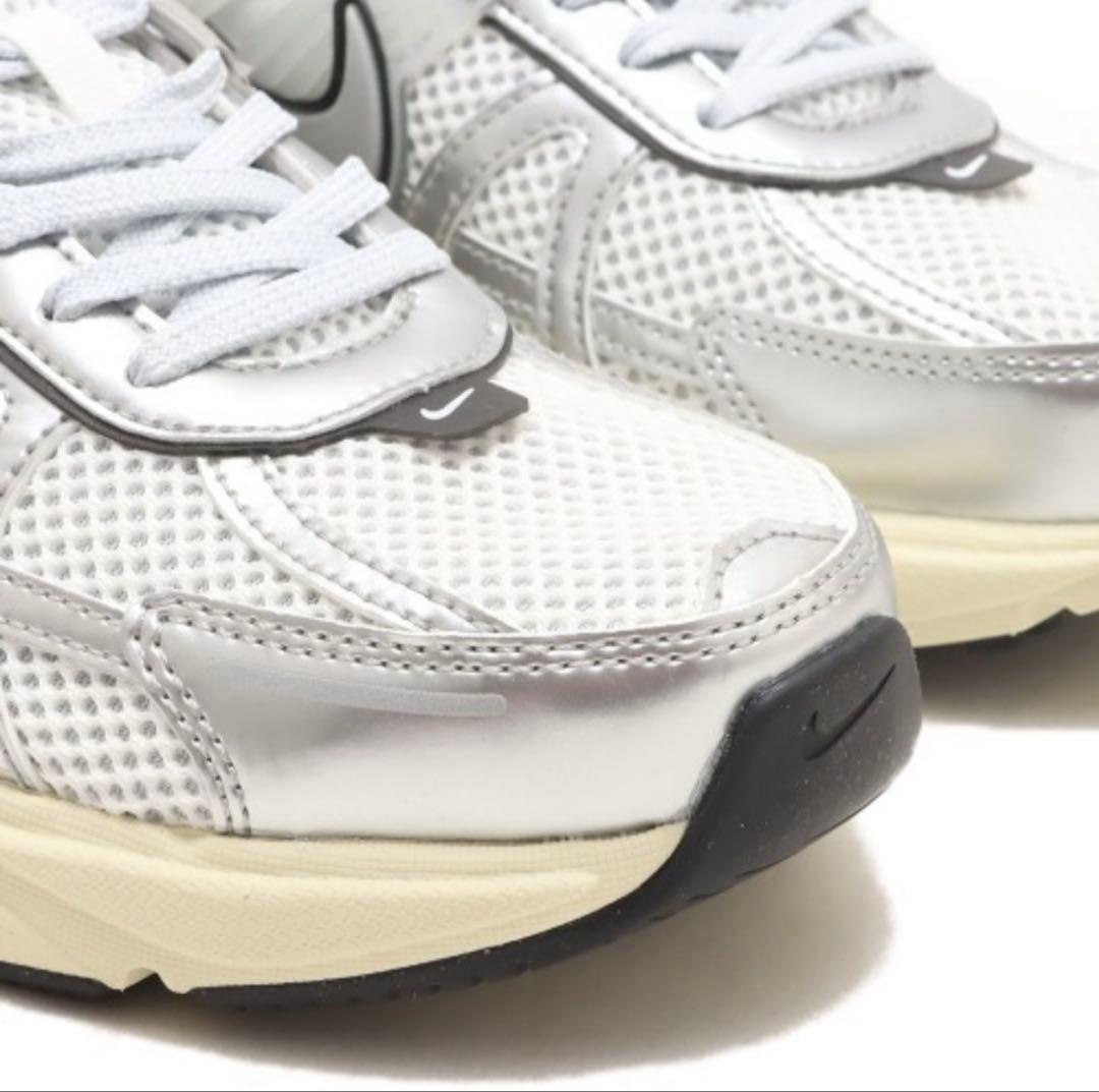 靴 NIKE V2K RUN summitwhite/llicsilver