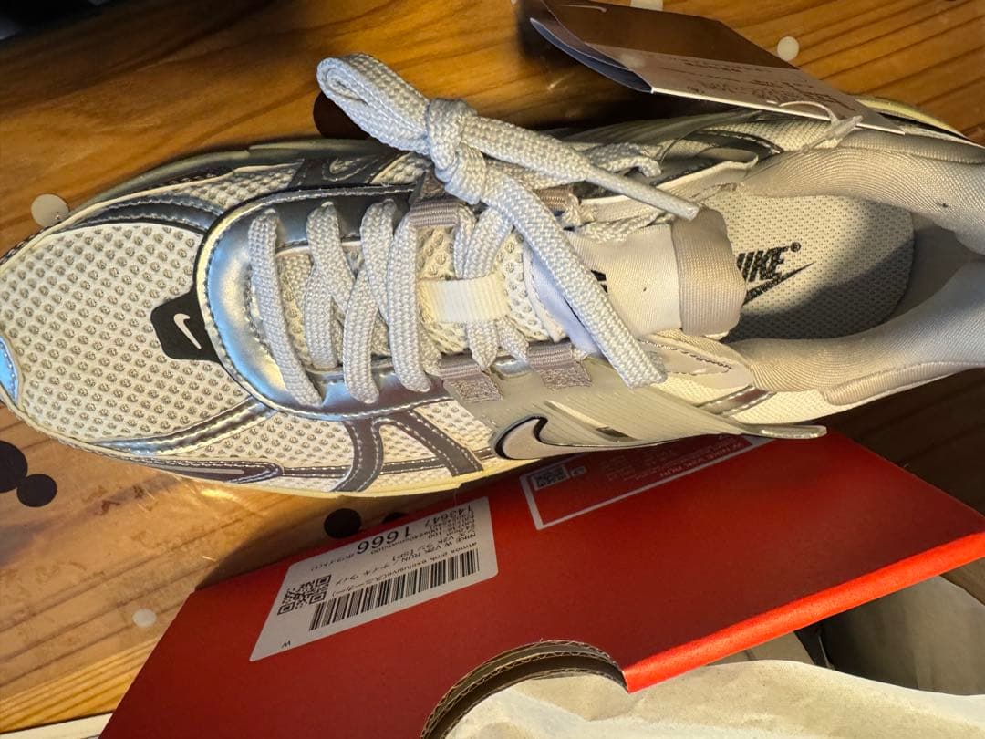 靴 NIKE V2K RUN summitwhite/llicsilver