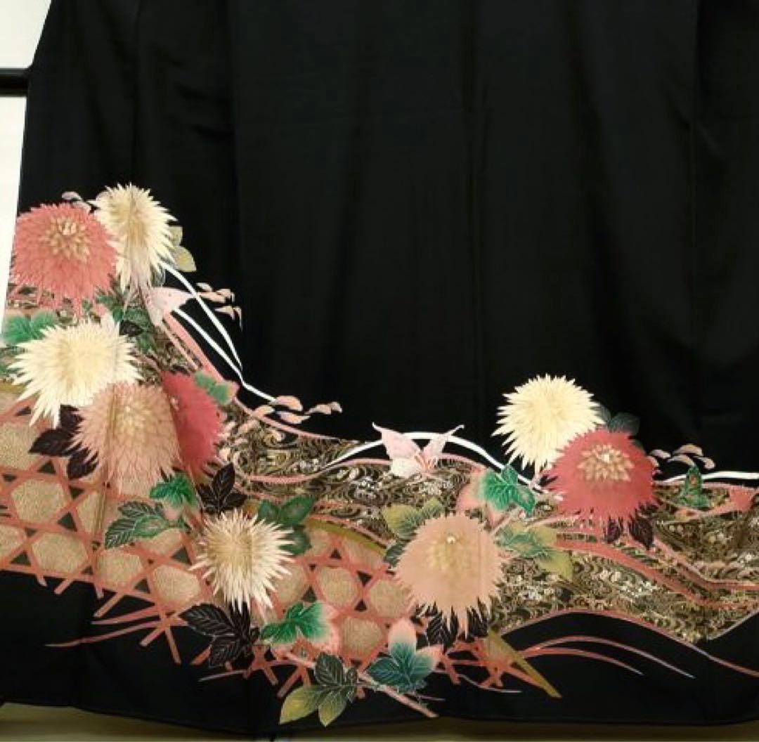 正絹黒留袖　作家物　花蝶文　金銀彩　⑦( 訪問着、紬、袋帯なども出品)