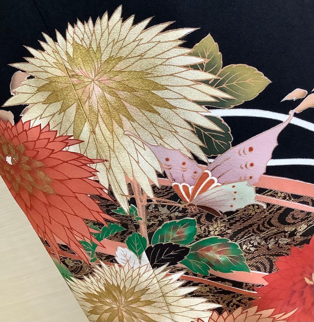正絹黒留袖　作家物　花蝶文　金銀彩　⑦( 訪問着、紬、袋帯なども出品)