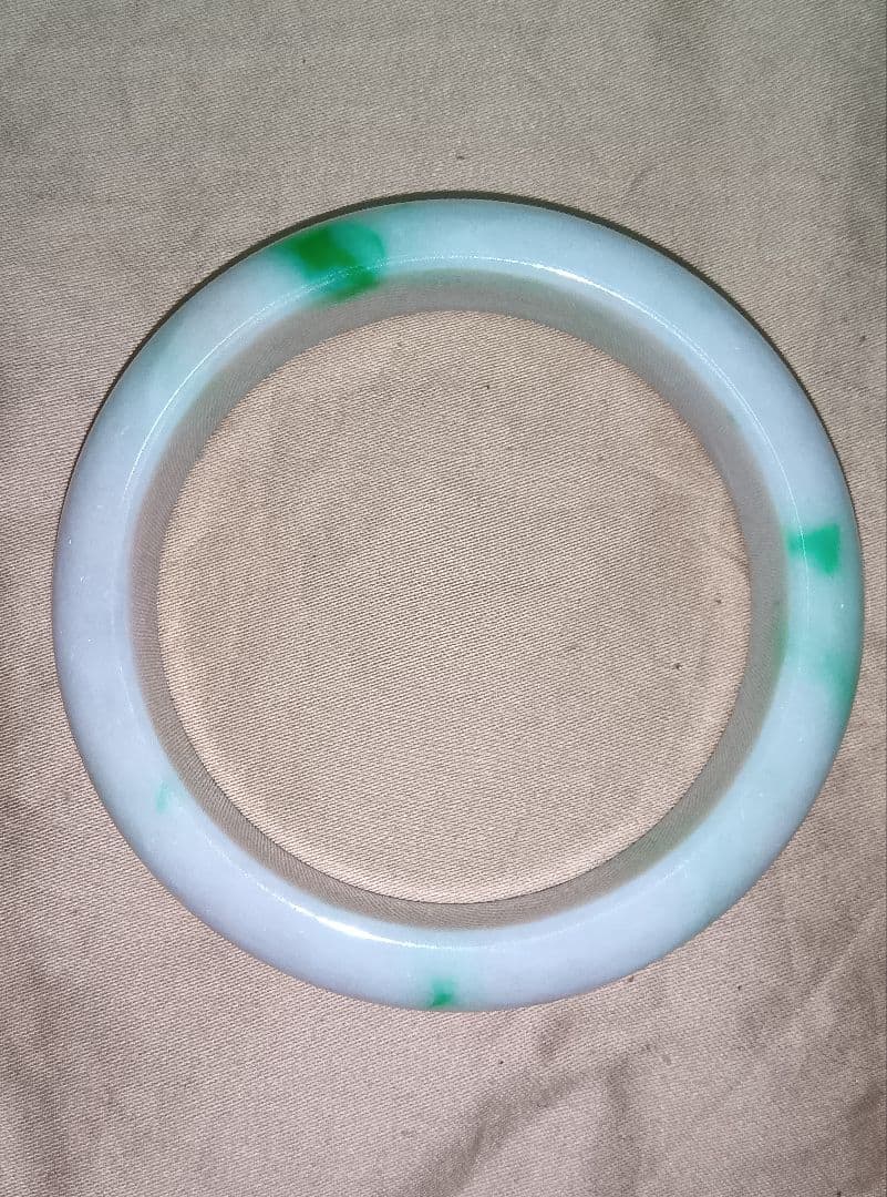 翡翠バングル　鑑別書付き　内径58mm
