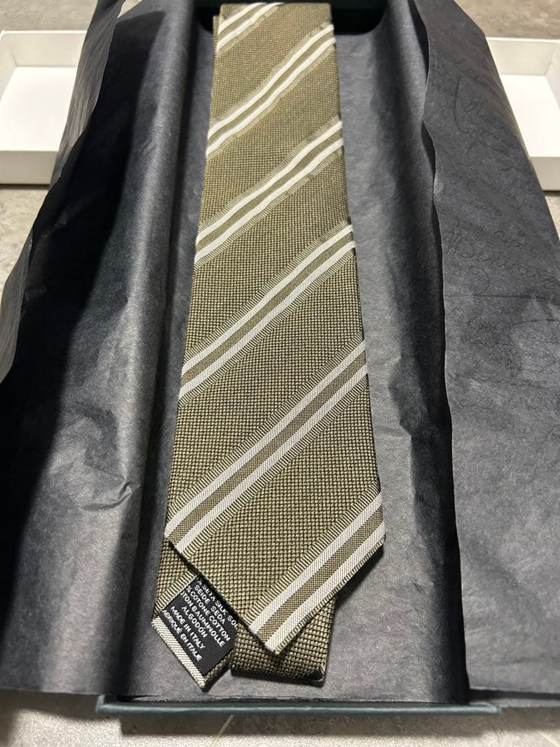 最終価格TOM FORD シルク ネクタイ 希少カラー 薄茶色メイン・ストライプ