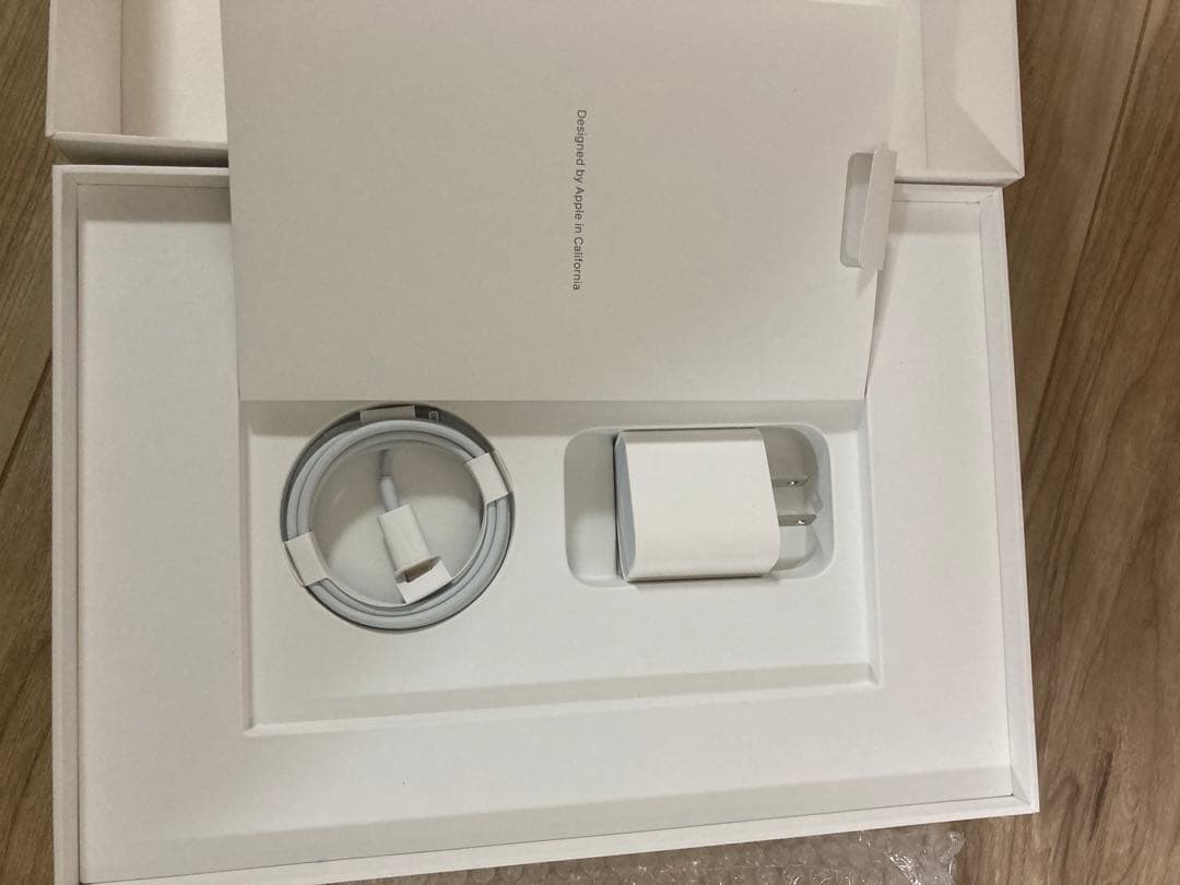 iPad 10.2 第9世代　ほぼ未使用