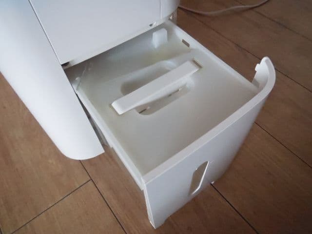 シャープ プラズマクラスター 衣類乾燥除湿機 2016年製 CV-F120-W