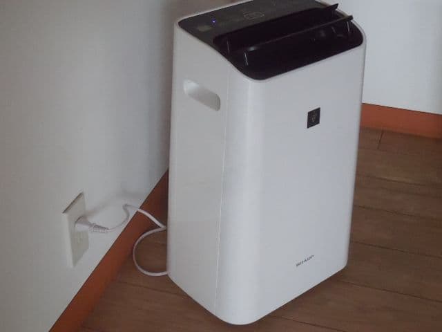 シャープ プラズマクラスター 衣類乾燥除湿機 2016年製 CV-F120-W