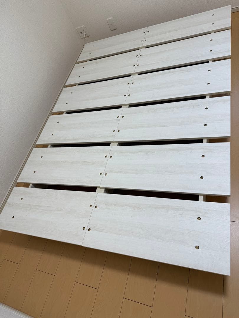 ホワイト セミダブル　すのこベッド　ステージベッド　　コンセント付き　未組立